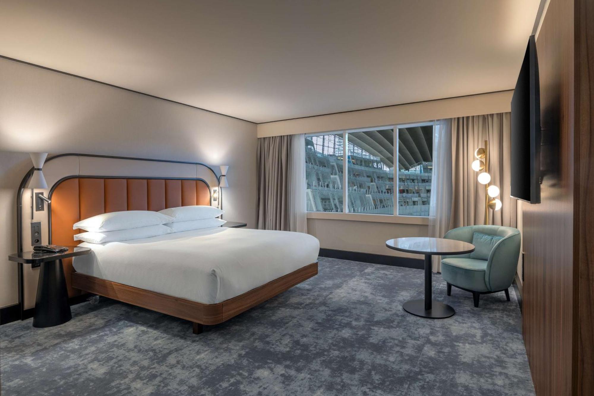 Hotel Hilton Paris La Defense 4*