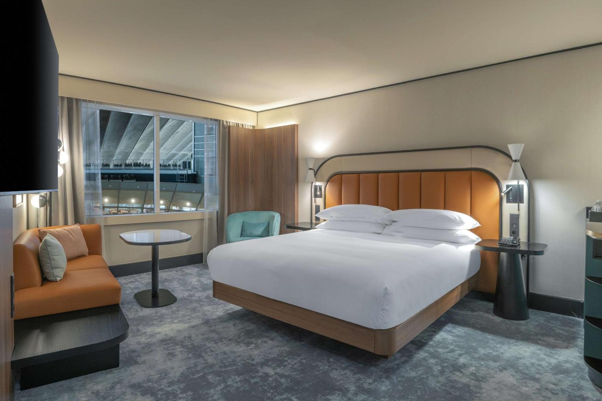 Hotel Hilton Paris La Defense 4*